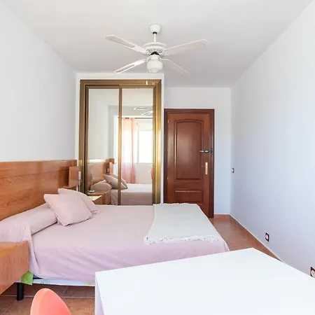 Sunny Harbor House Проживание в семье