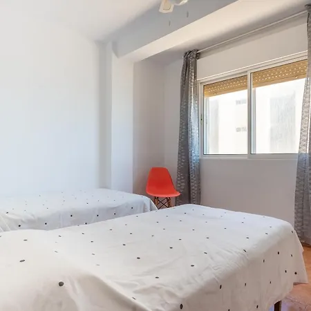 Sunny Harbor House Проживание в семье Малага