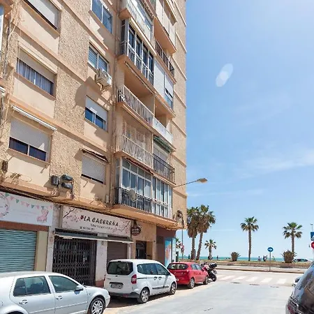 Проживание в семье Sunny Harbor House
