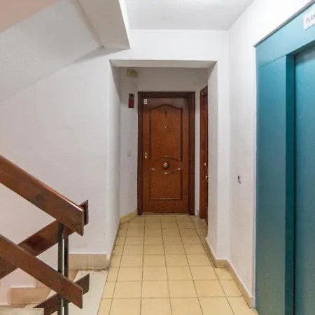 Проживание в семье Sunny Harbor House Малага
