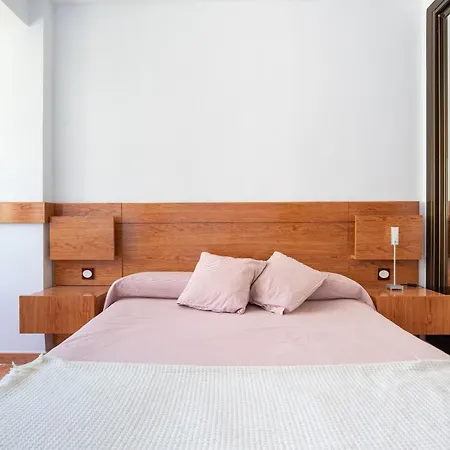 Sunny Harbor House Pansiyon Málaga