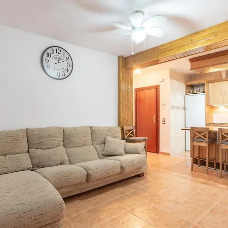 Проживание в семье Sunny Harbor House Малага