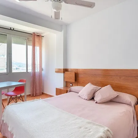 Sunny Harbor House Проживание в семье