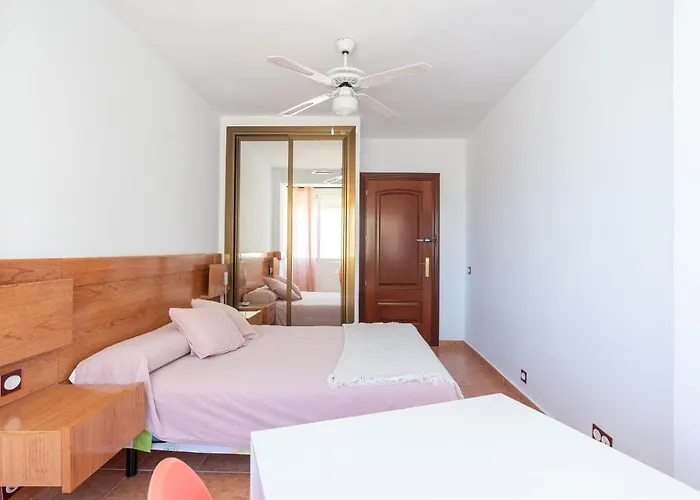 Sunny Harbor House Pansiyon