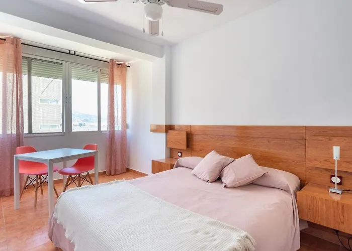 Sunny Harbor House Pansiyon